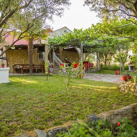 Villa Touzla Ofrínio Kültér fotó