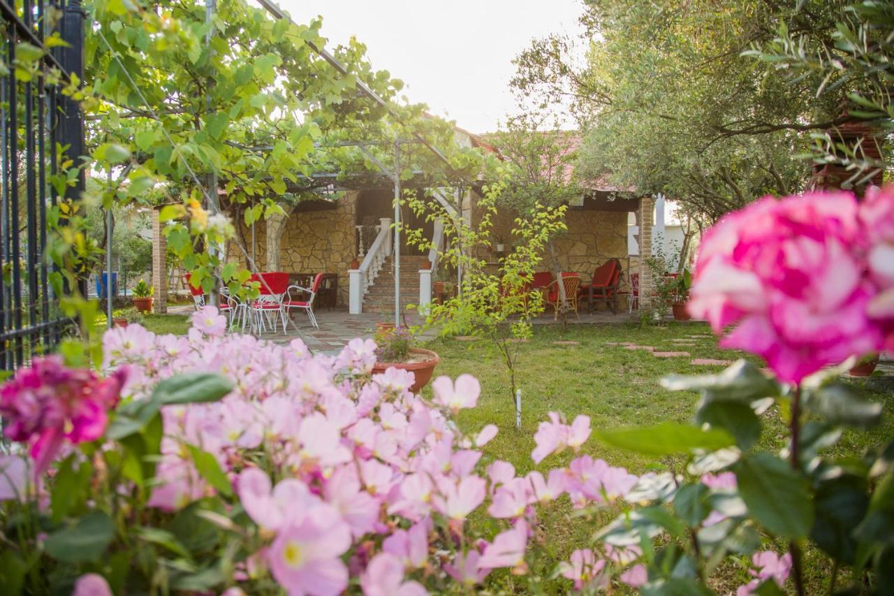Villa Touzla Ofrínio Kültér fotó