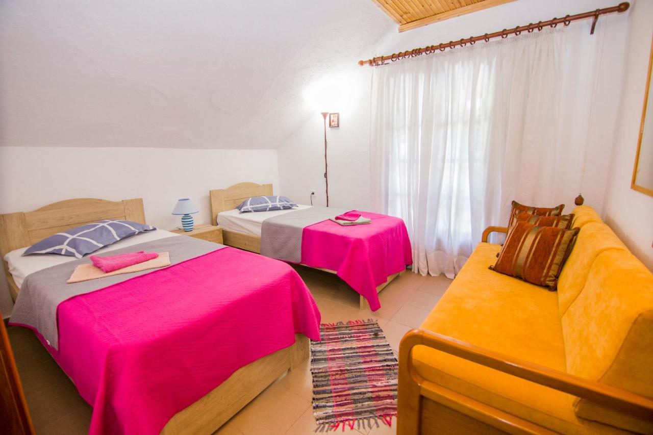 Villa Touzla Ofrínio Kültér fotó